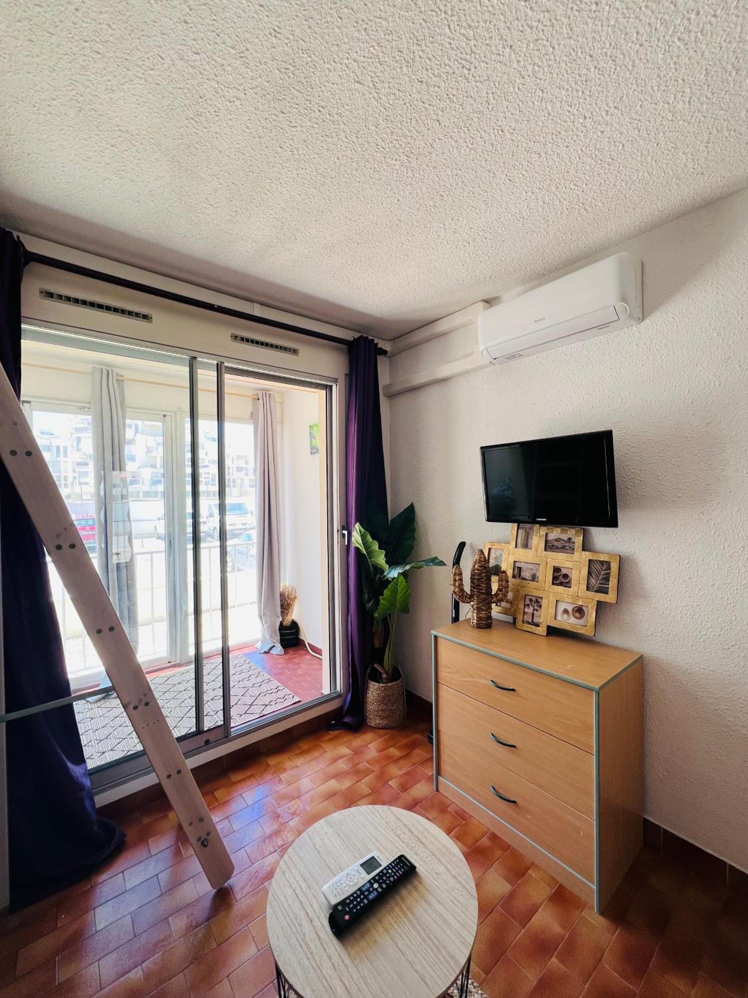 Les Appartements De Lina - Studio Marsouin- Self Check-In Ла-Гранд-Мот Экстерьер фото